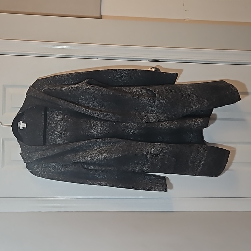 Nine West Womens long sweater open in front gray/black size small